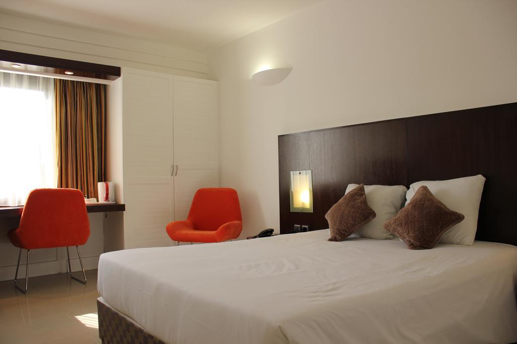 Hotel Le Saint Denis מראה חיצוני תמונה