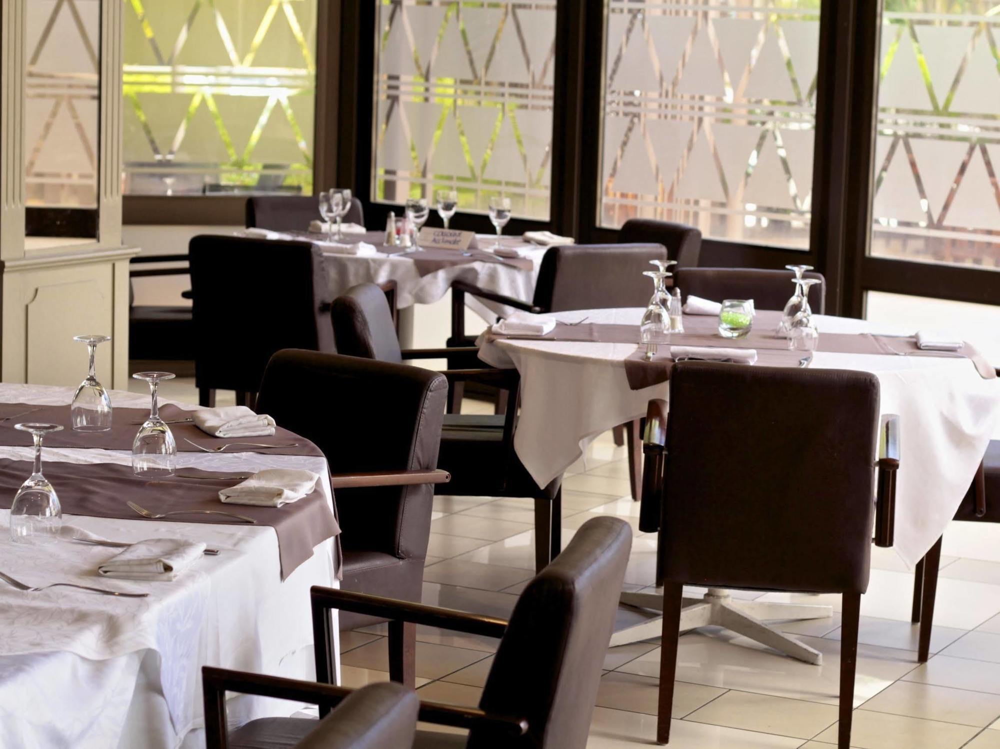 Hotel Le Saint Denis מראה חיצוני תמונה