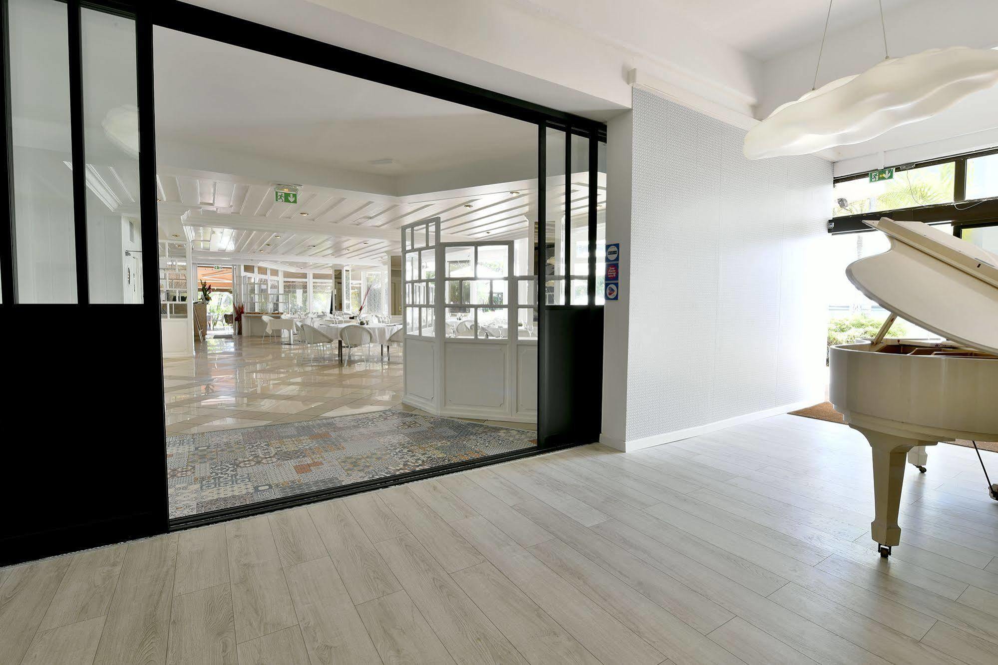 Hotel Le Saint Denis מראה חיצוני תמונה